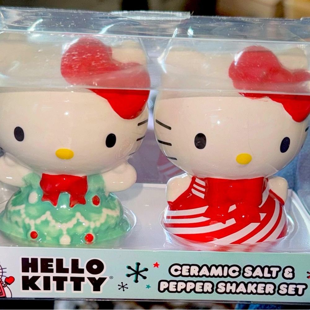 Hello Kitty Sanrio Christmas Holiday Salt & Pepper Shakers